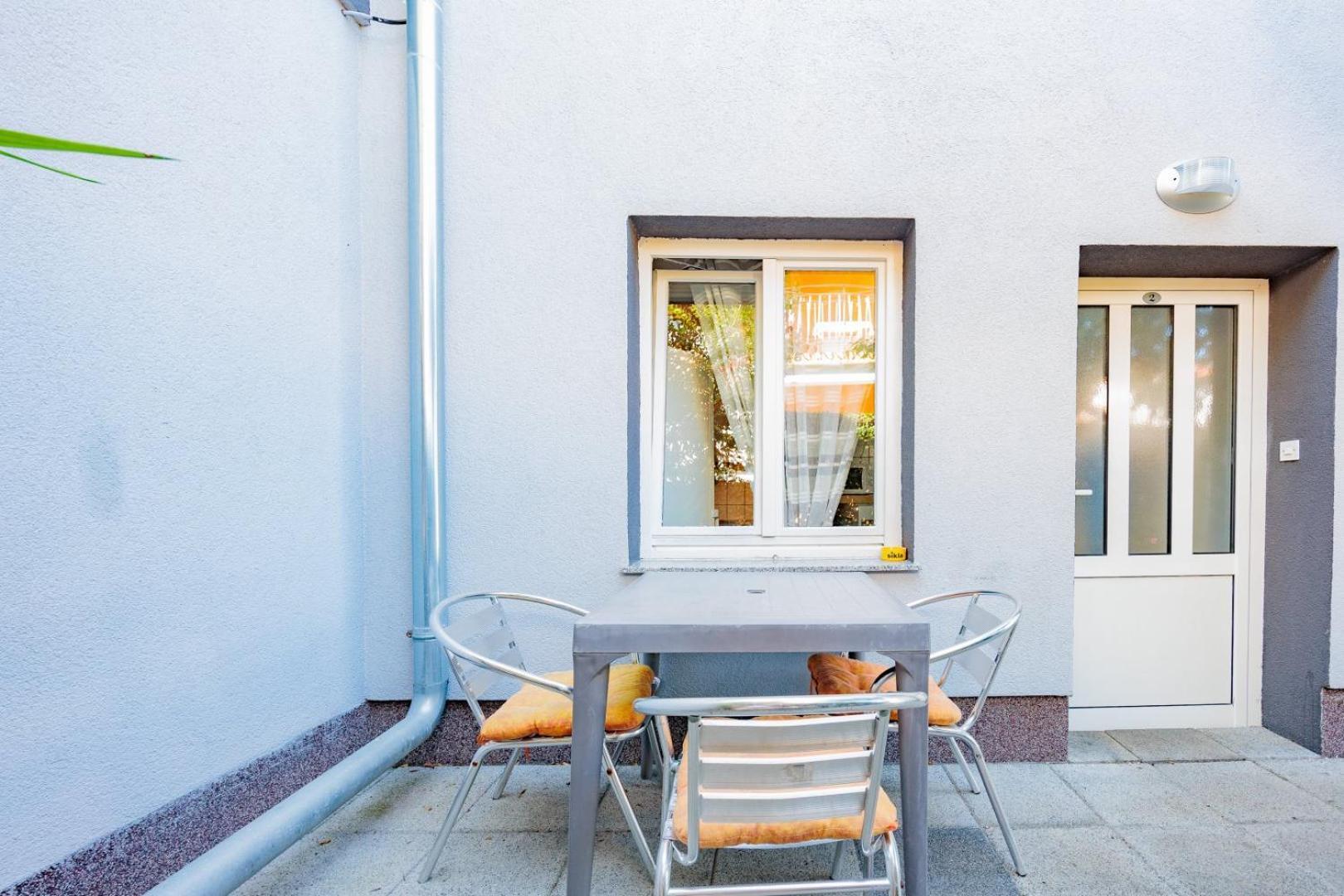 Crowonder Lucky Holiday House With Pool And Patio 30 Meters From The Beach Zadar Extérieur photo