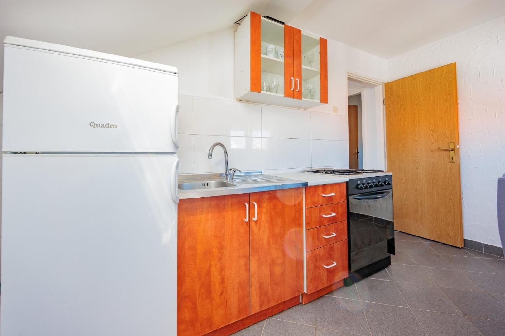 Crowonder Lucky Holiday House With Pool And Patio 30 Meters From The Beach Zadar Extérieur photo