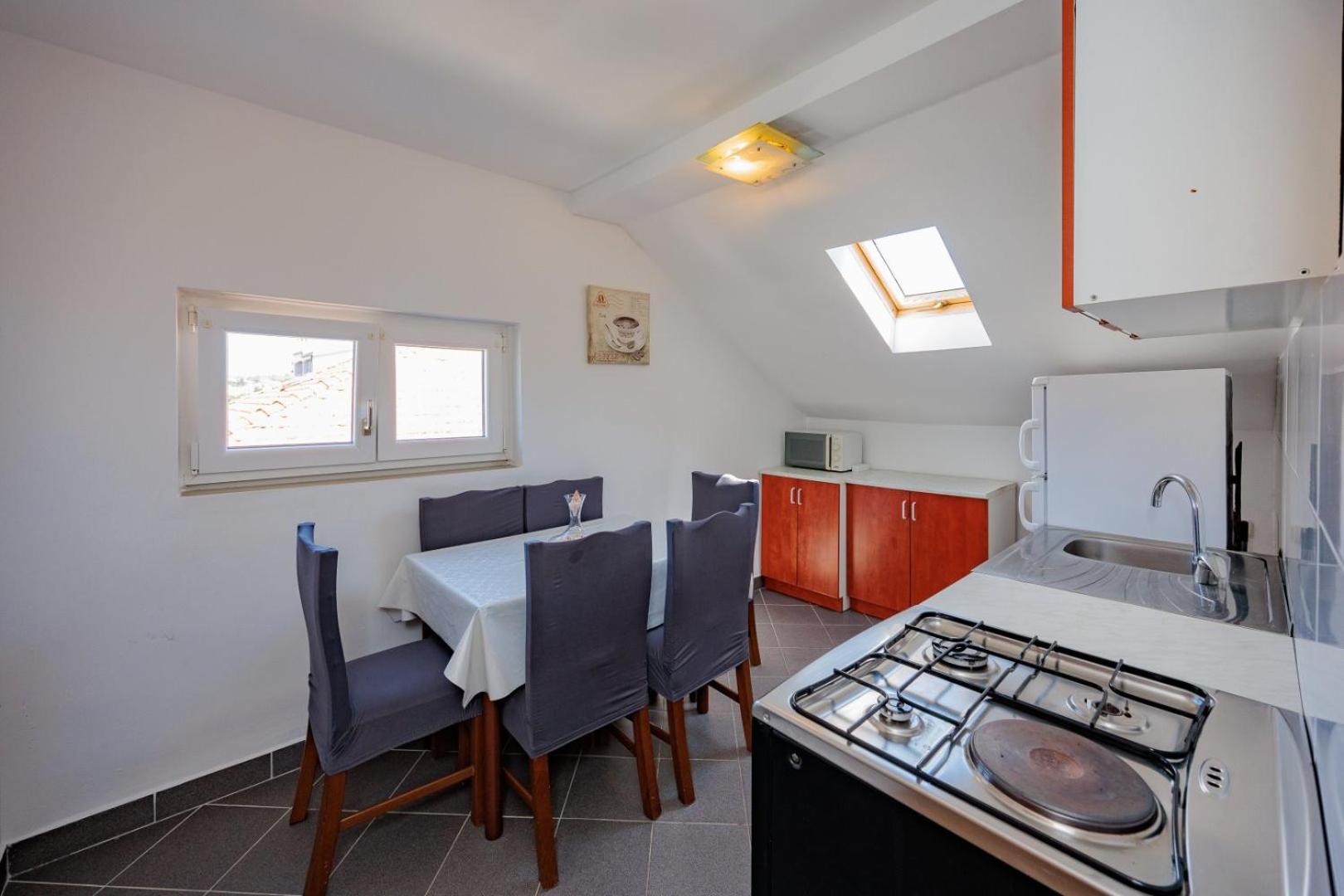 Crowonder Lucky Holiday House With Pool And Patio 30 Meters From The Beach Zadar Extérieur photo