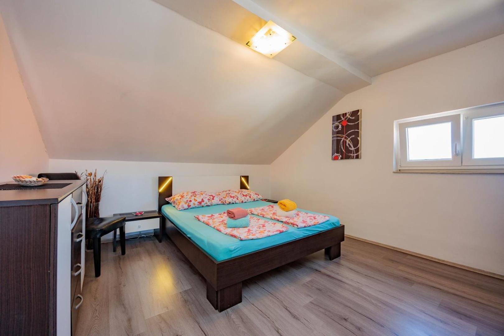 Crowonder Lucky Holiday House With Pool And Patio 30 Meters From The Beach Zadar Extérieur photo