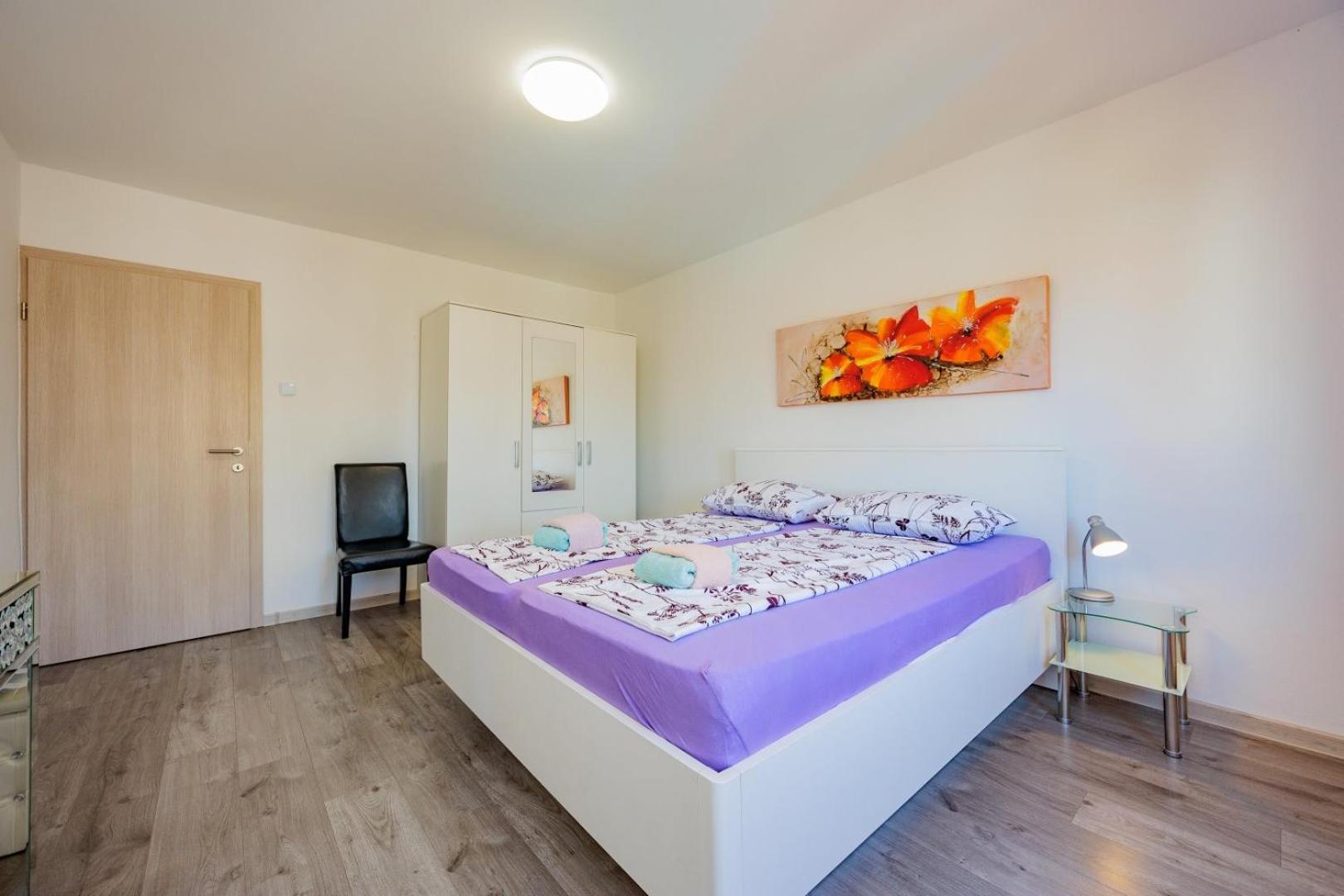 Crowonder Lucky Holiday House With Pool And Patio 30 Meters From The Beach Zadar Extérieur photo