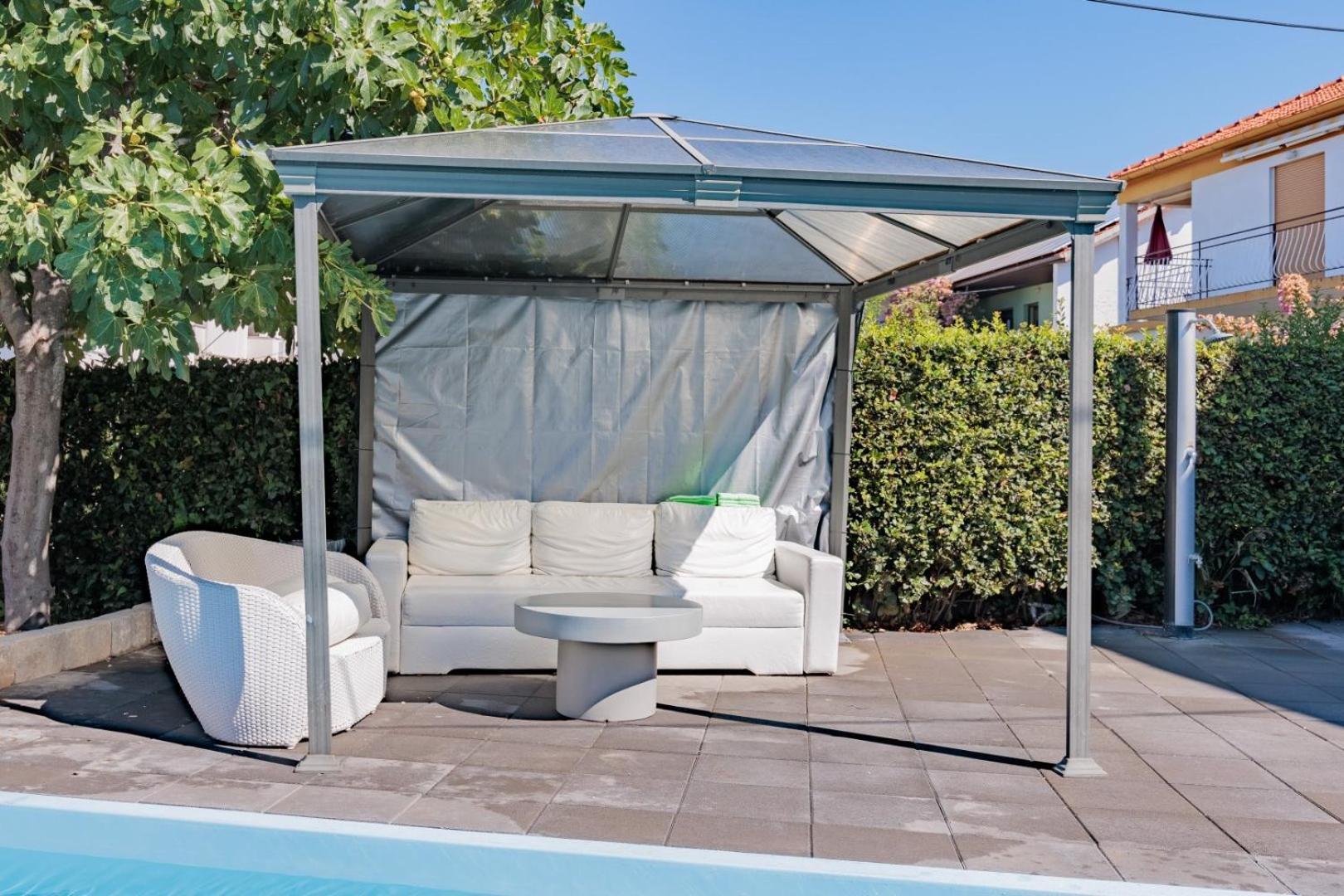 Crowonder Lucky Holiday House With Pool And Patio 30 Meters From The Beach Zadar Extérieur photo